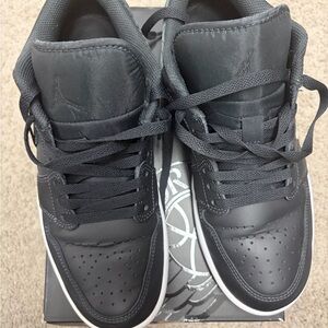 Nike Air Jordan 1 Low SE "Black Elephant" sneakers